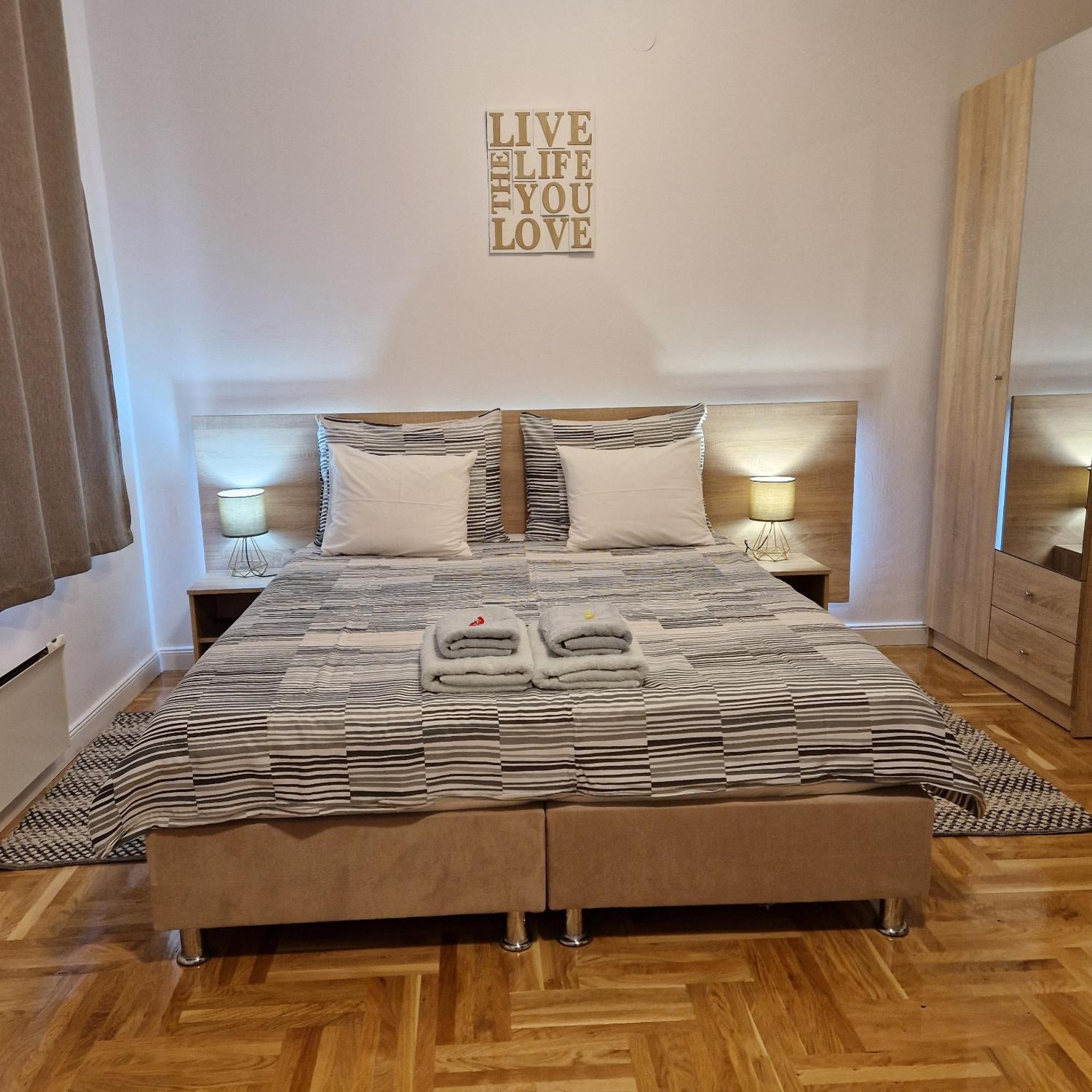 Mavero * Zagreb