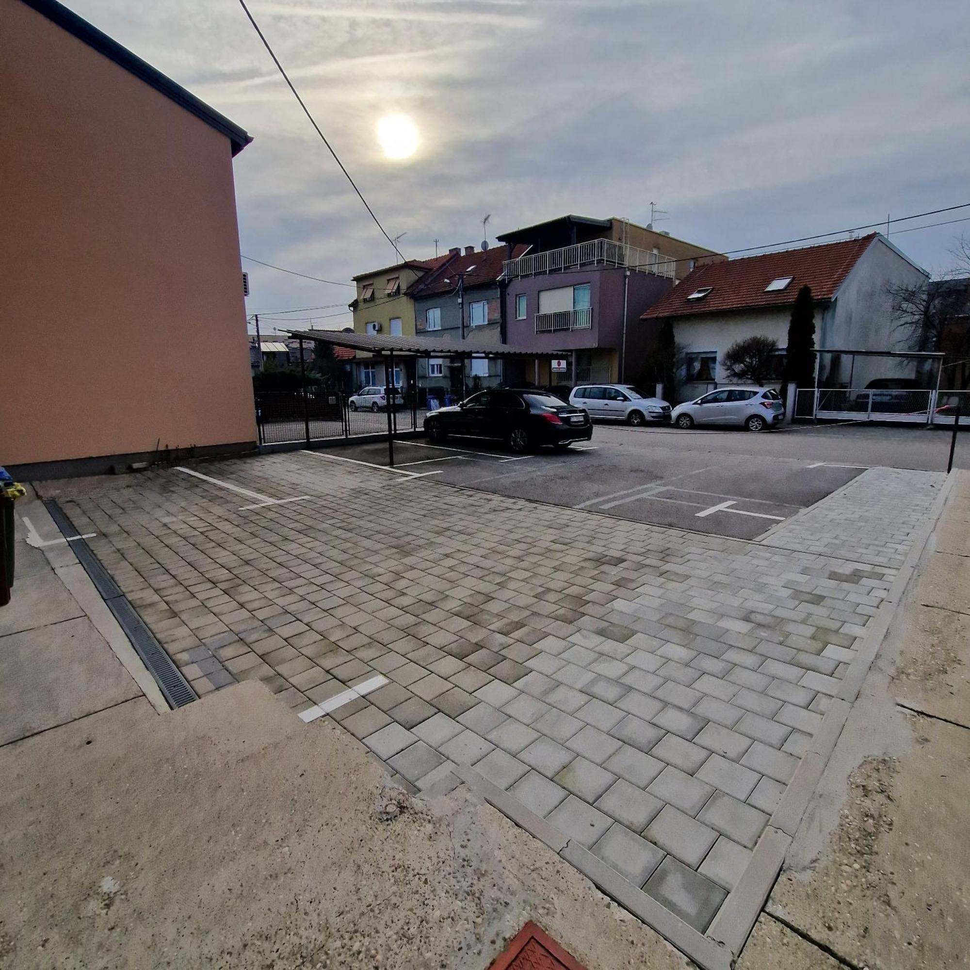 Mavero * Zagreb